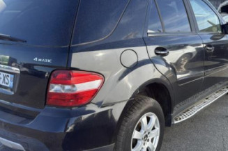 Custode arriere droit (porte) MERCEDES CLASSE M 164