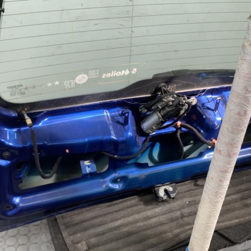 Malle/Hayon arriere FIAT GRANDE PUNTO Photo n°7