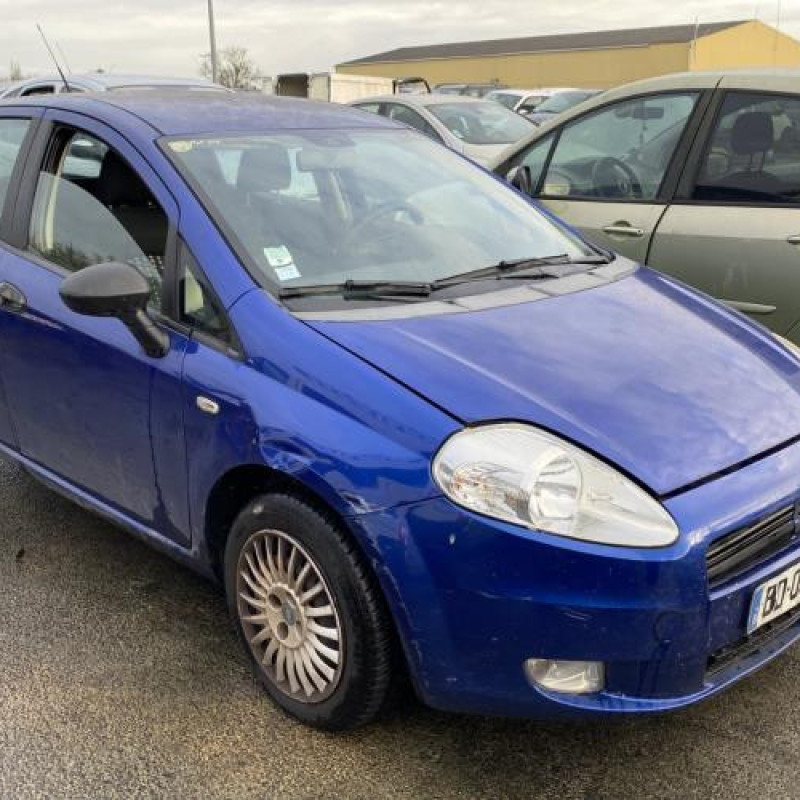 Malle/Hayon arriere FIAT GRANDE PUNTO Photo n°9
