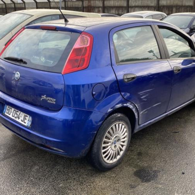 Malle/Hayon arriere FIAT GRANDE PUNTO Photo n°10
