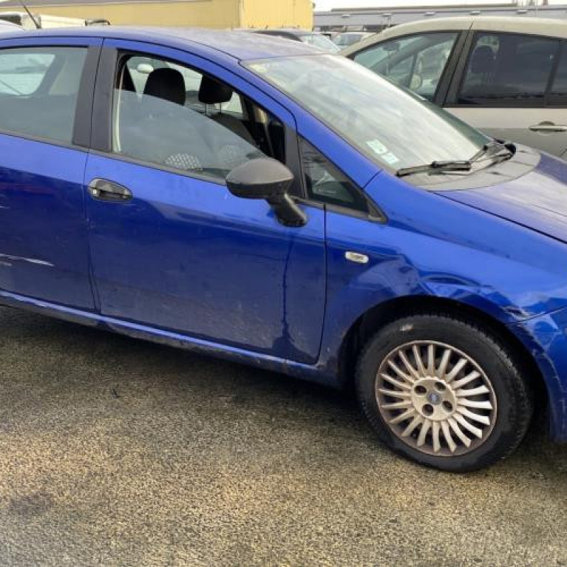 Malle/Hayon arriere FIAT GRANDE PUNTO Photo n°14