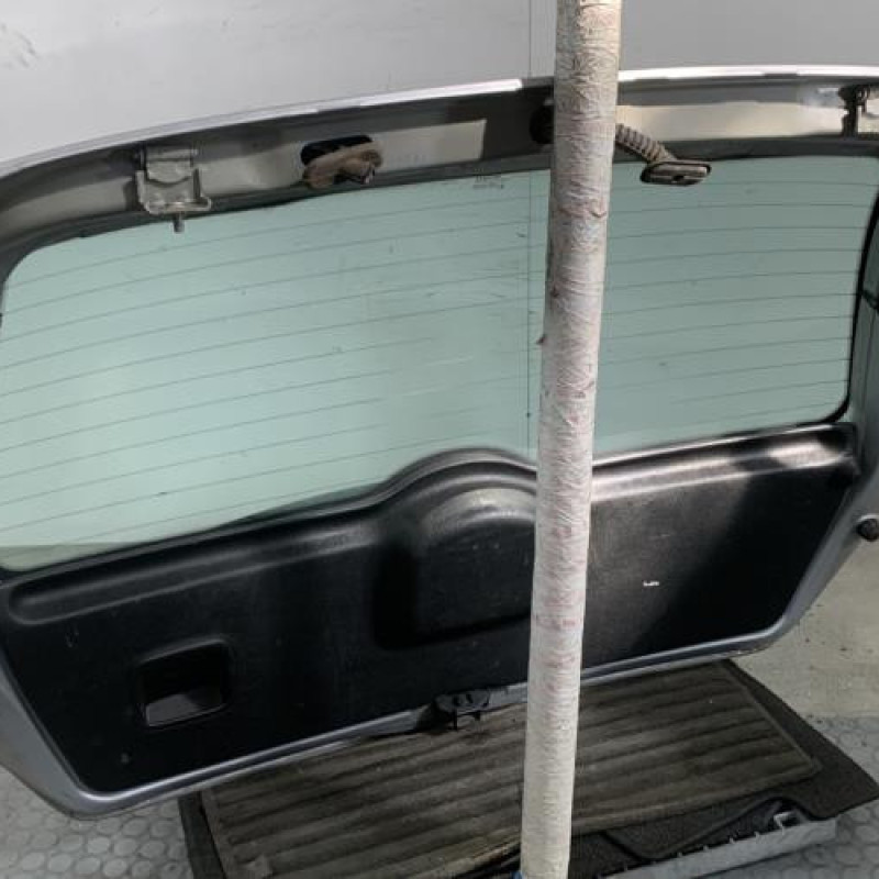 Malle/Hayon arriere RENAULT CLIO 2 CAMPUS Photo n°7