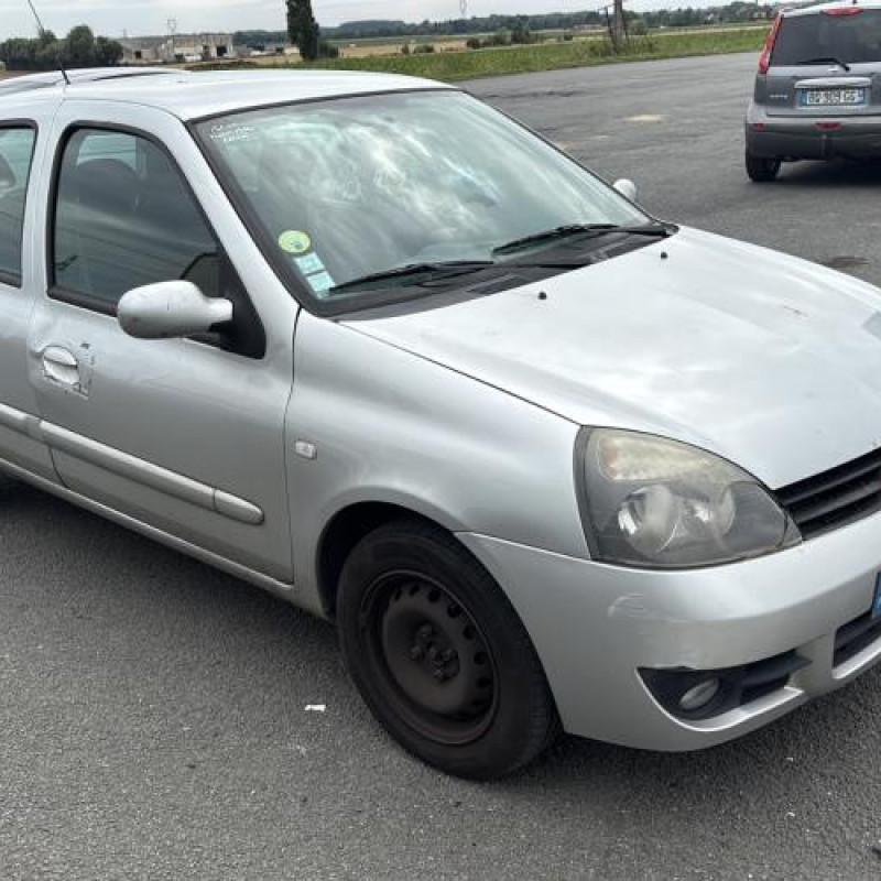 Malle/Hayon arriere RENAULT CLIO 2 CAMPUS Photo n°9