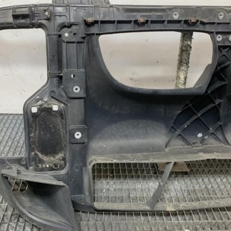 Face avant BMW SERIE 1 E87 Photo n°2