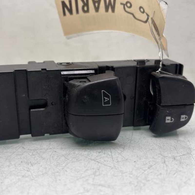 Interrupteur de leve vitre avant gauche NISSAN MICRA 5 Photo n°1