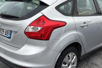 Feu arriere stop central FORD FOCUS 3