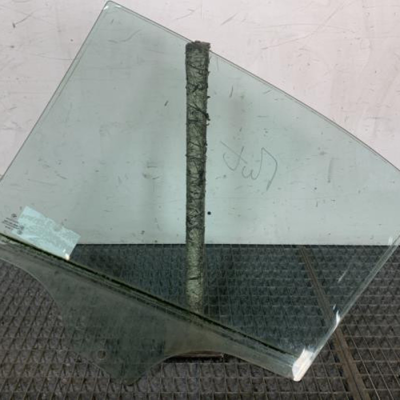 Vitre arriere droit BMW SERIE 3 E90 Photo n°4