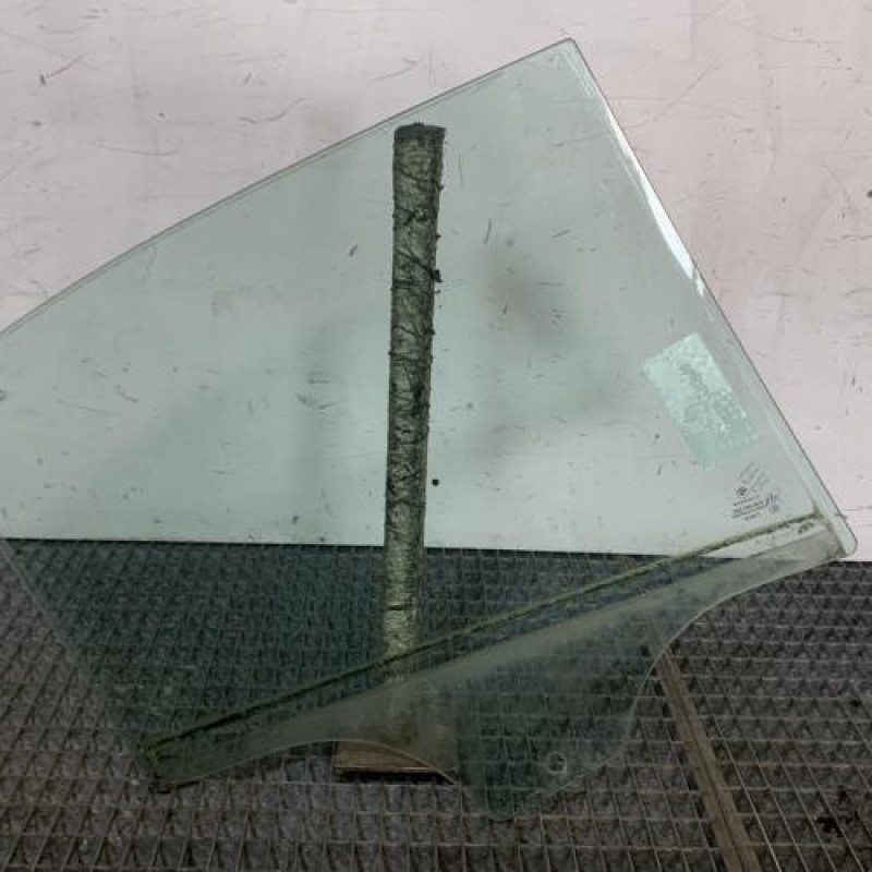 Vitre arriere gauche BMW SERIE 3 E90 Photo n°4