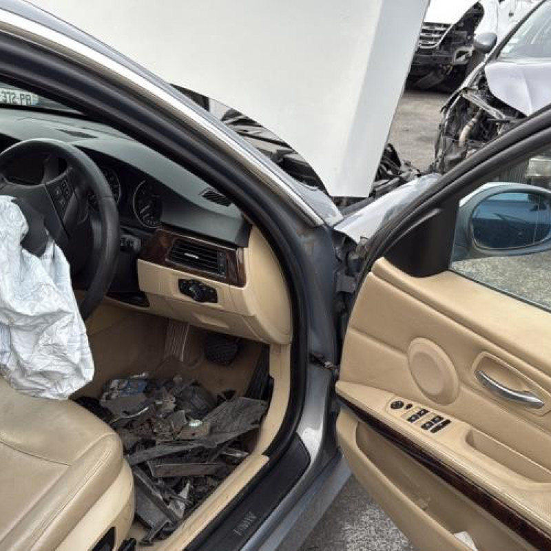 Vitre arriere gauche BMW SERIE 3 E90 Photo n°15