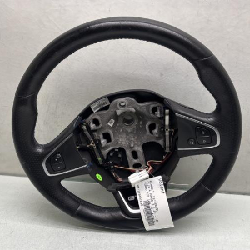 Volant RENAULT CLIO 4 Photo n°1