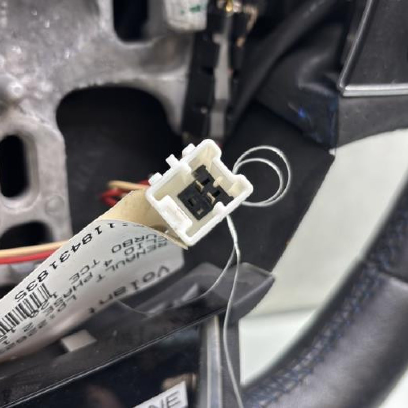 Volant RENAULT CLIO 4 Photo n°3