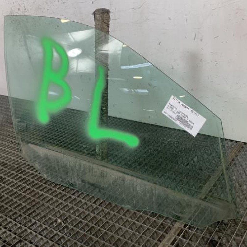 Vitre avant droit MERCEDES CLASSE C 204 Photo n°3