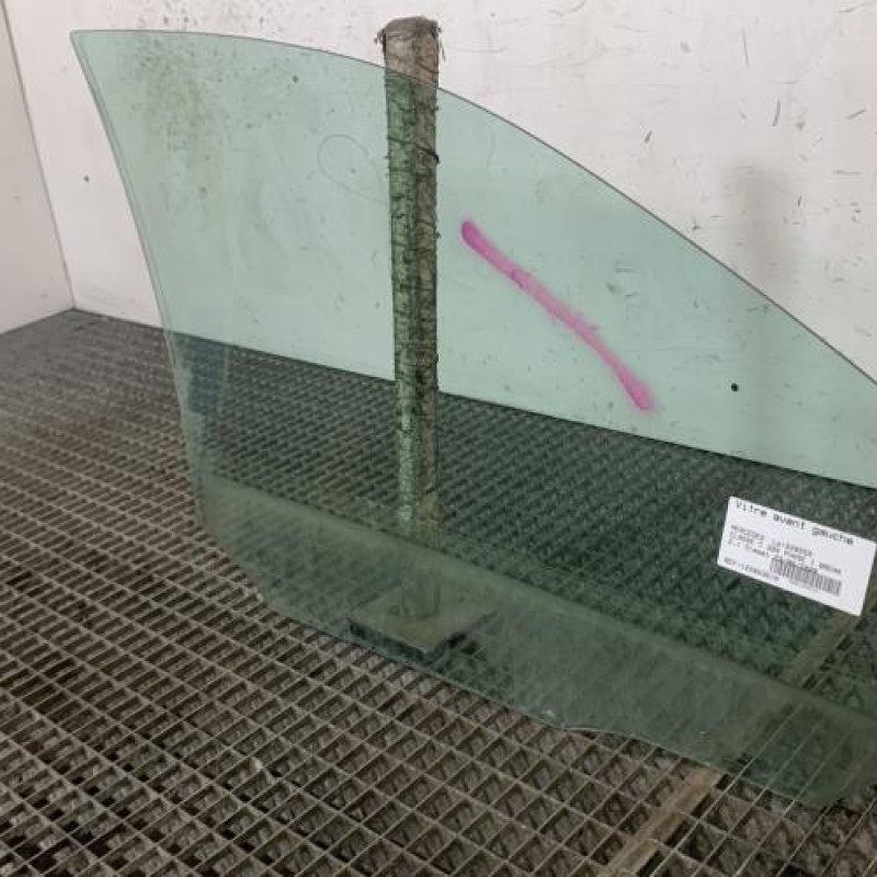 Vitre avant gauche MERCEDES CLASSE C 204 Photo n°3