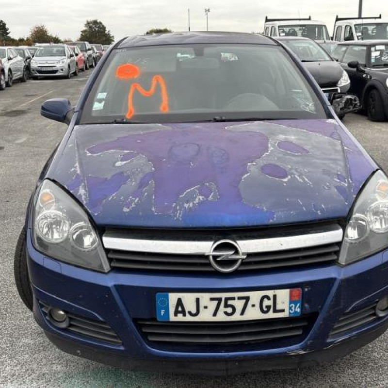 Reservoir essence OPEL ASTRA H Photo n°8