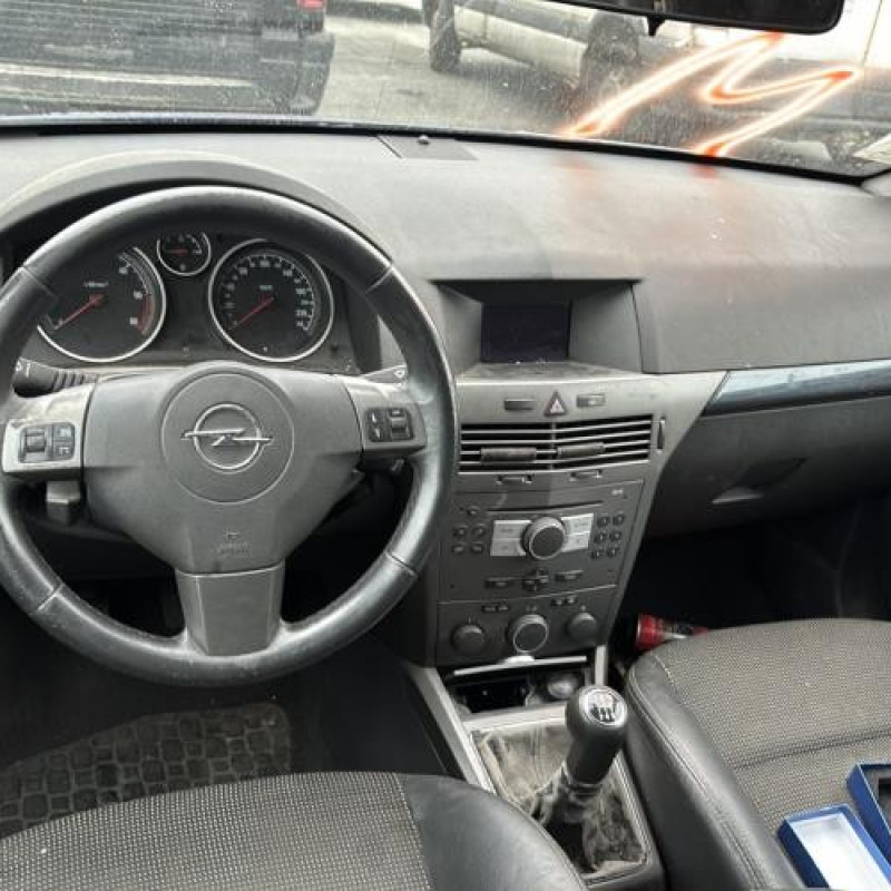 Reservoir essence OPEL ASTRA H Photo n°13