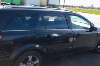 Reservoir essence OPEL ASTRA H