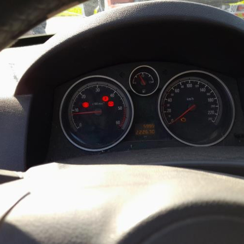 Reservoir essence OPEL ASTRA H Photo n°14