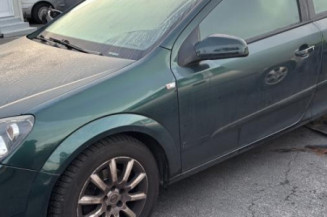 Reservoir essence OPEL ASTRA H Photo n°1