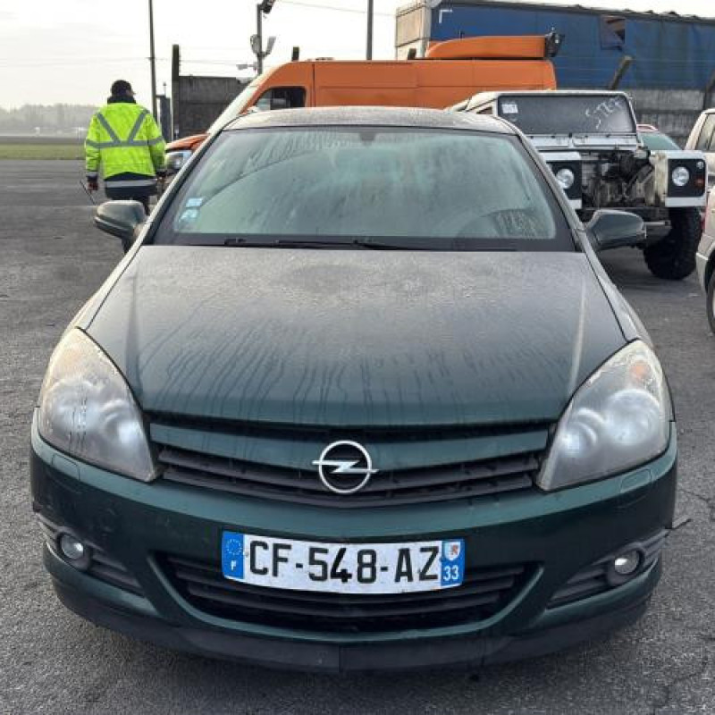 Reservoir essence OPEL ASTRA H Photo n°2