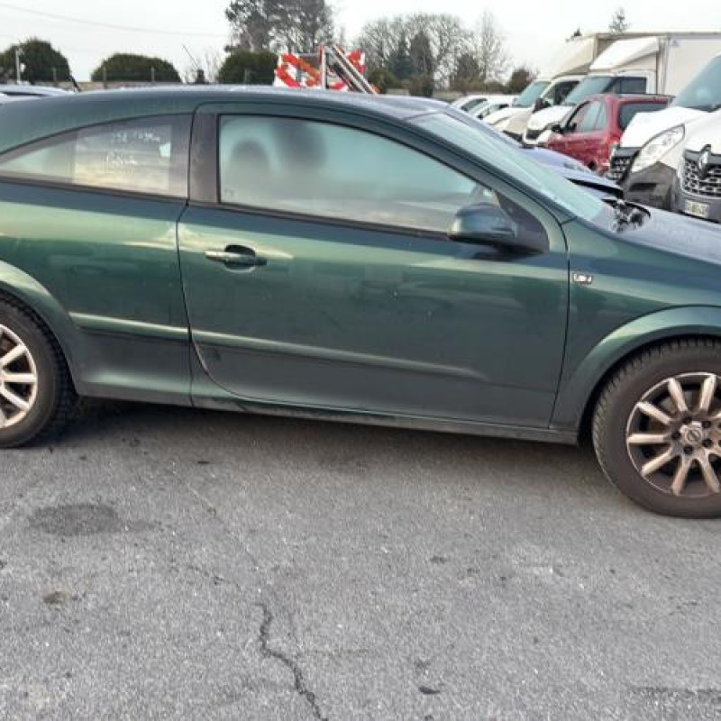 Reservoir essence OPEL ASTRA H Photo n°4