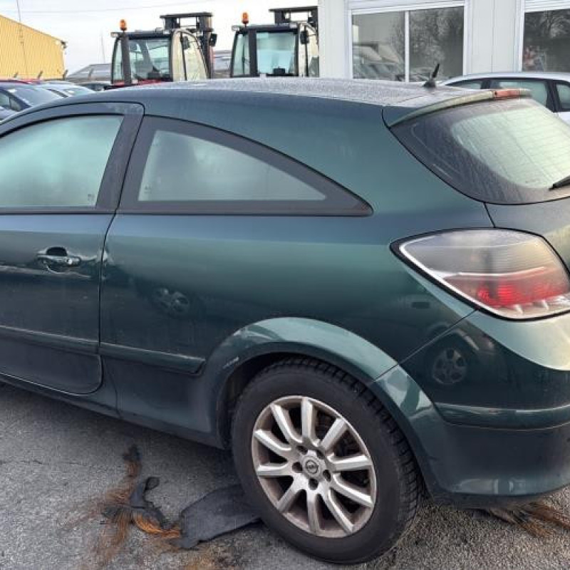 Reservoir essence OPEL ASTRA H Photo n°8