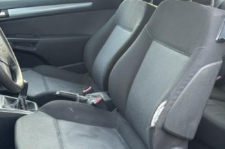 Reservoir essence OPEL ASTRA H