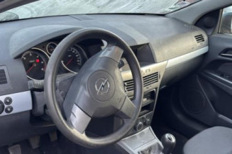 Reservoir essence OPEL ASTRA H