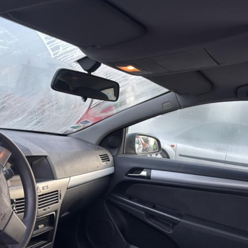 Reservoir essence OPEL ASTRA H Photo n°13