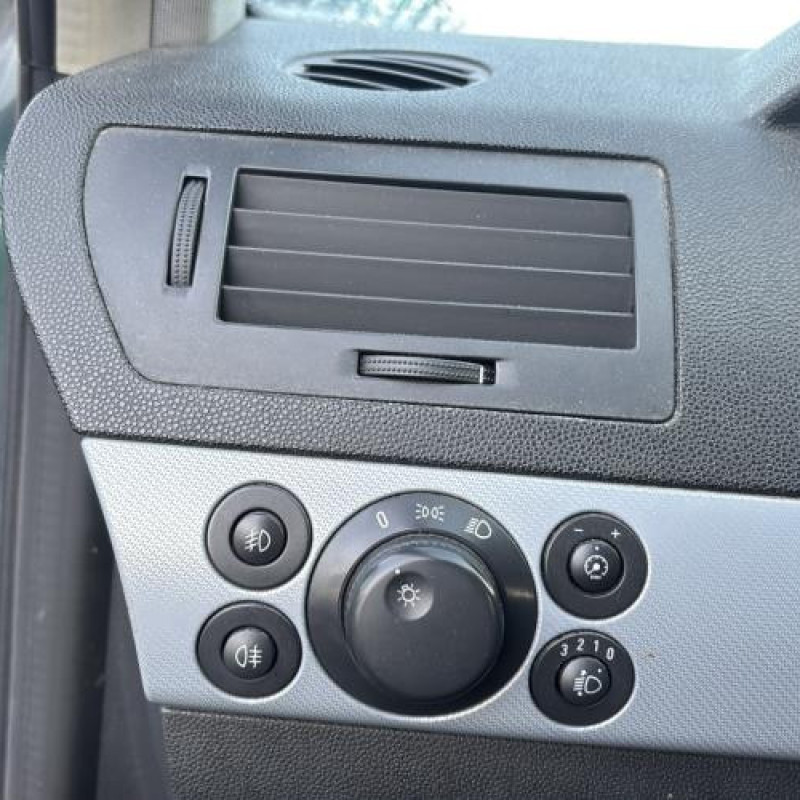 Reservoir essence OPEL ASTRA H Photo n°15