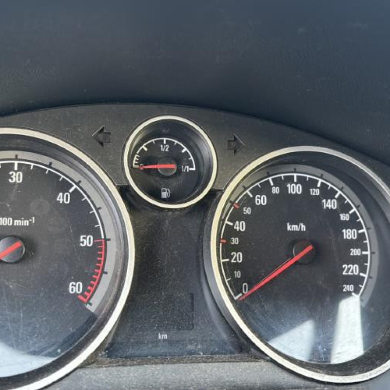 Reservoir essence OPEL ASTRA H Photo n°16