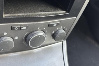 Reservoir essence OPEL ASTRA H