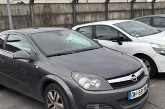 Reservoir essence OPEL ASTRA H Photo n°1