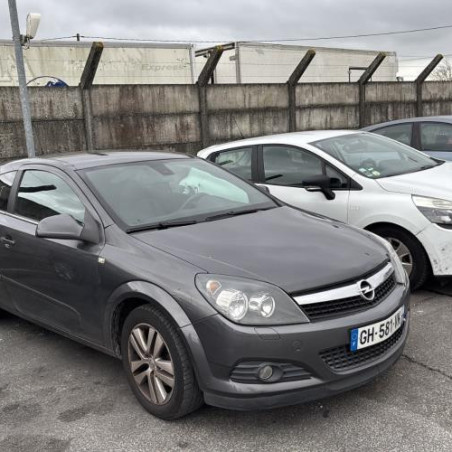 Reservoir essence OPEL ASTRA H Photo n°1