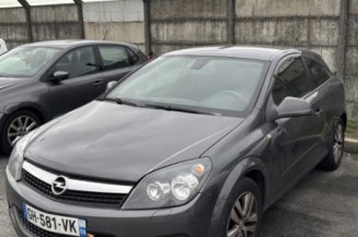 Reservoir essence OPEL ASTRA H