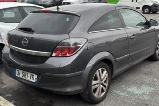 Reservoir essence OPEL ASTRA H