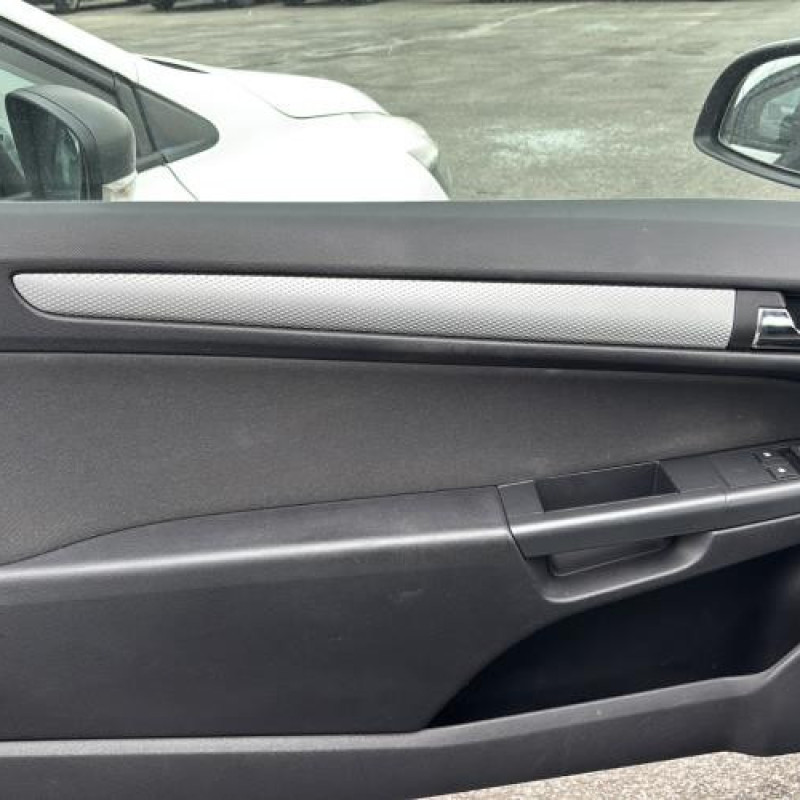 Reservoir essence OPEL ASTRA H Photo n°10