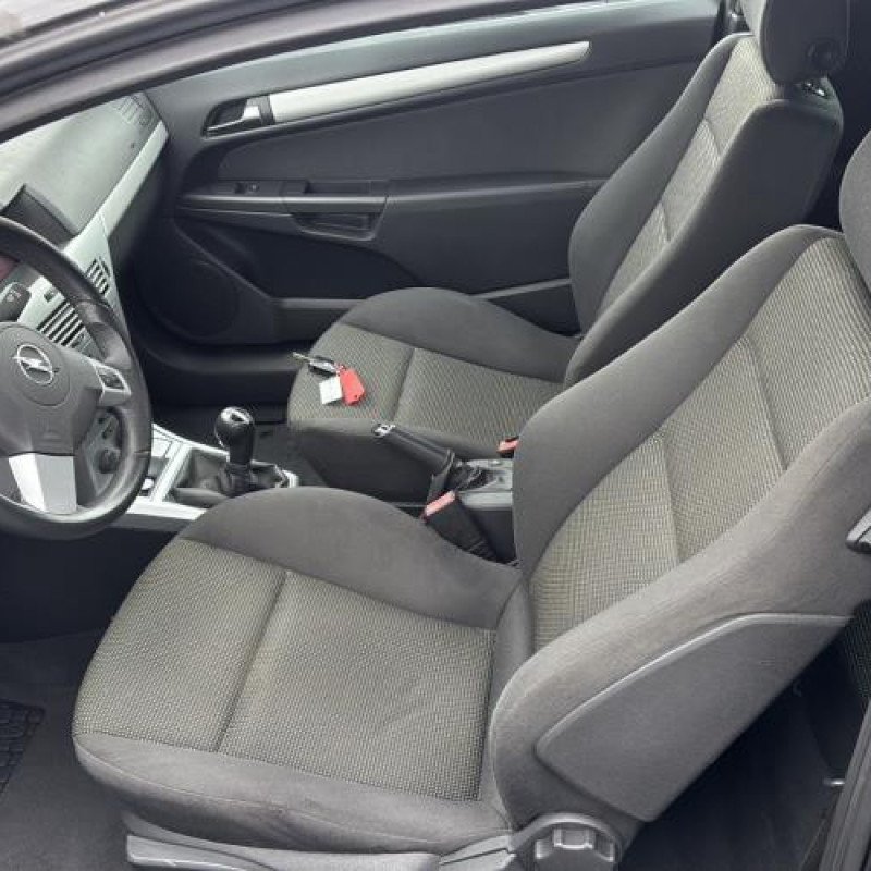 Reservoir essence OPEL ASTRA H Photo n°12