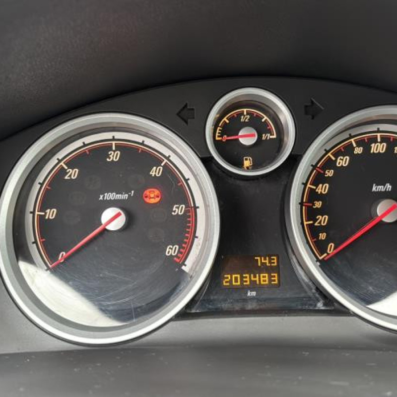 Reservoir essence OPEL ASTRA H Photo n°17