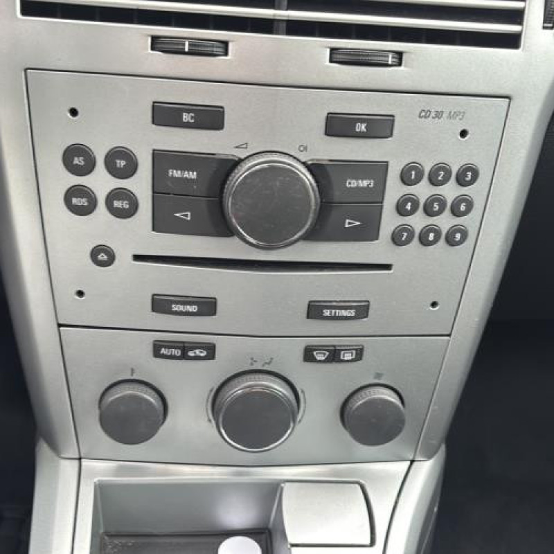 Reservoir essence OPEL ASTRA H Photo n°18