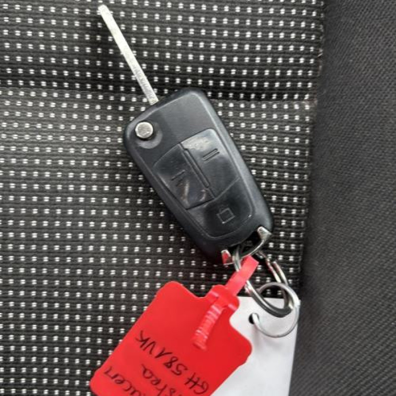 Reservoir essence OPEL ASTRA H Photo n°20