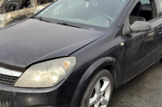 Reservoir essence OPEL ASTRA H Photo n°1