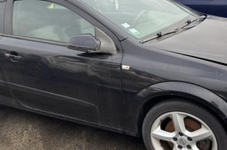 Reservoir essence OPEL ASTRA H