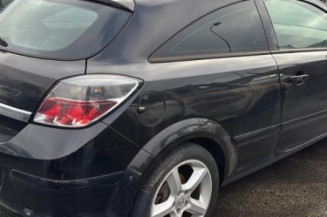 Reservoir essence OPEL ASTRA H