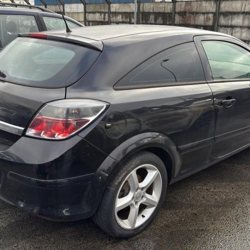 Reservoir essence OPEL ASTRA H Photo n°5