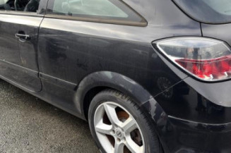 Reservoir essence OPEL ASTRA H