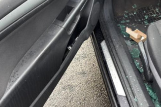 Reservoir essence OPEL ASTRA H