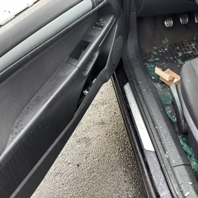 Reservoir essence OPEL ASTRA H Photo n°9