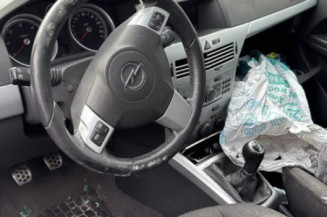 Reservoir essence OPEL ASTRA H