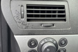 Reservoir essence OPEL ASTRA H