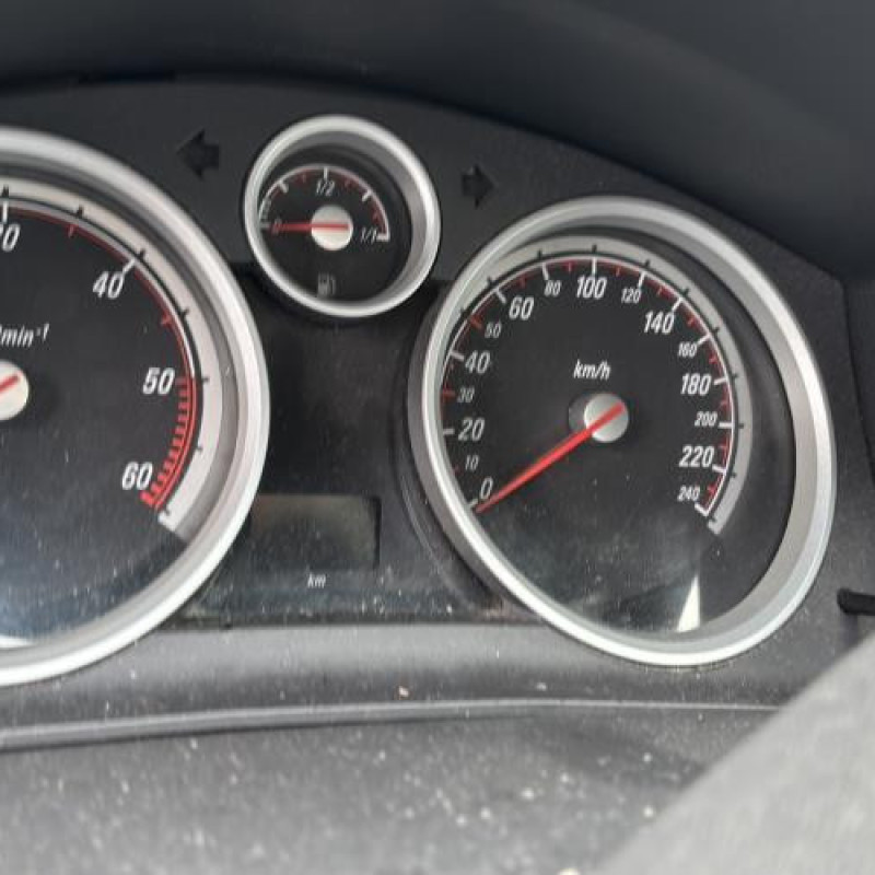 Reservoir essence OPEL ASTRA H Photo n°17